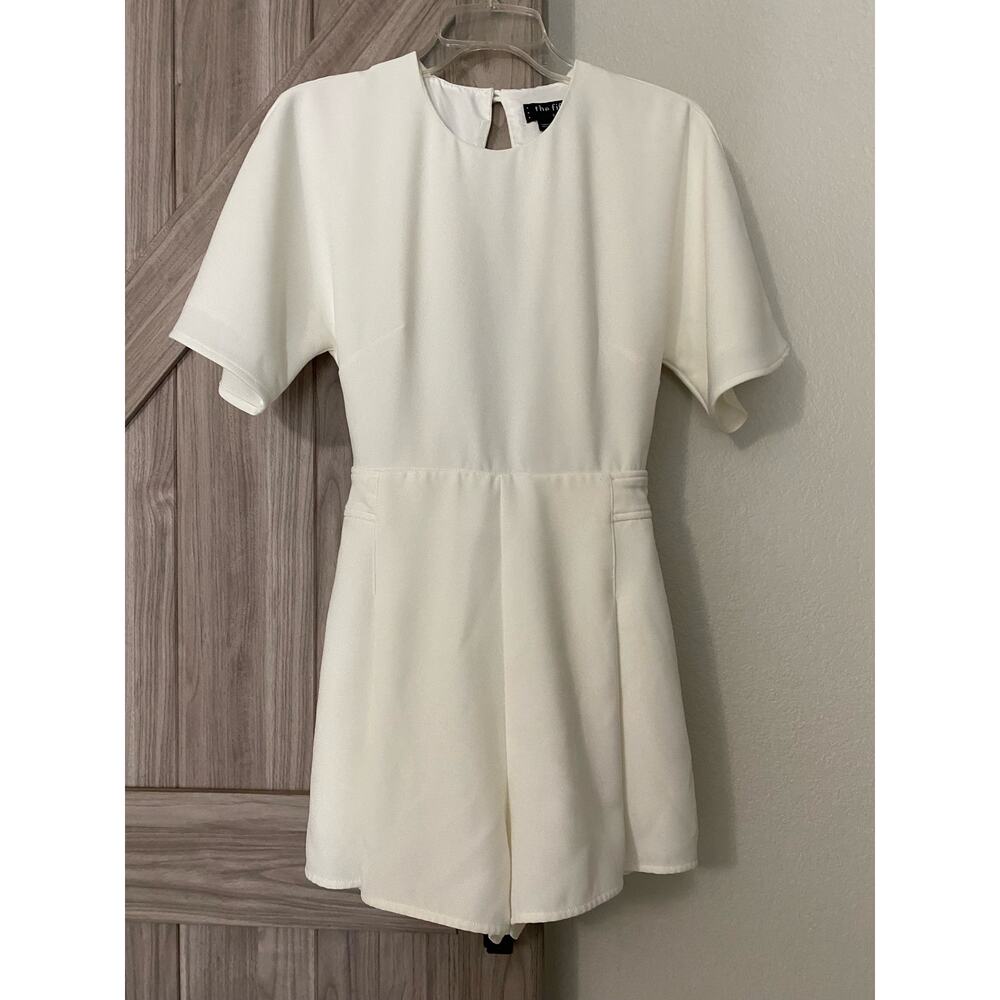 The fifth size small cream shorts romper